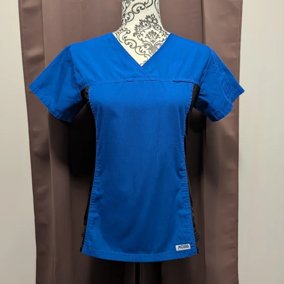 🖤 2 MOBB Colorblock Scrub Tops - Picture 2 of 9